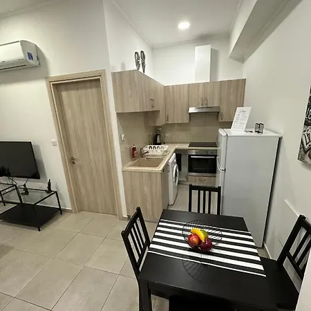 Modern Center Saripolou 2 アパート