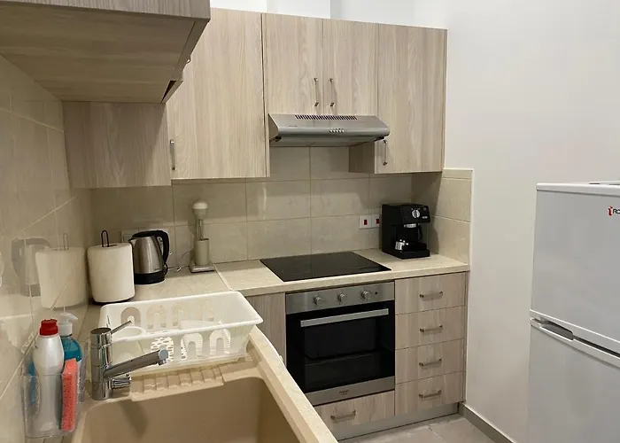 Modern Center Saripolou 2 * 레메소스