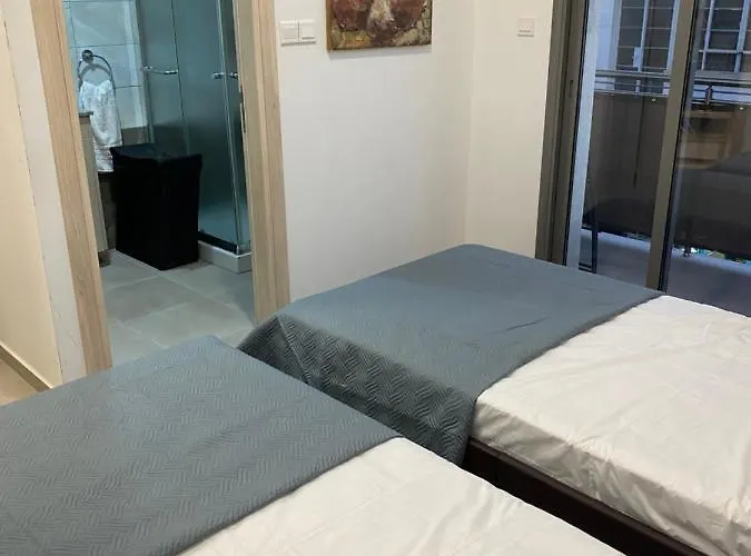 Modern Center Saripolou 2 *